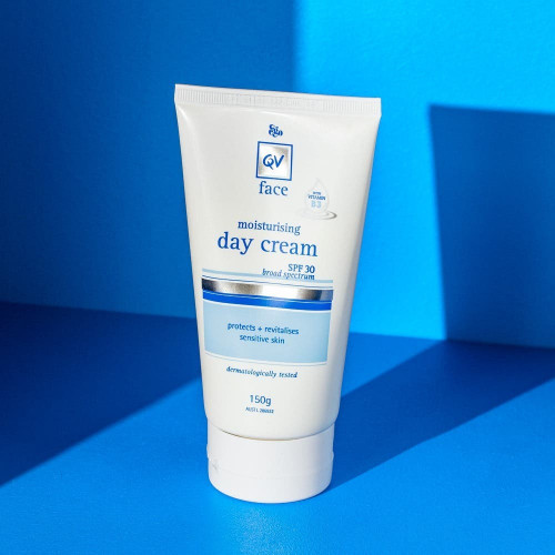 كيو في كريم نهاري مرطب 75 جم كيو في كريم نهاري مرطب 75 جم