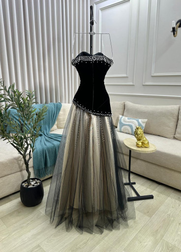 فستان Vienna المخملي الفاخر