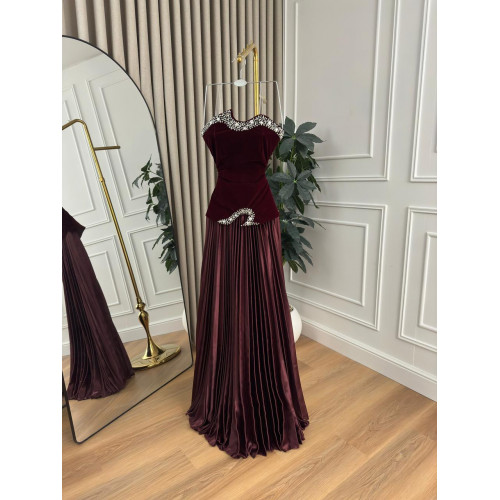 فستان Evelina المميز ✨