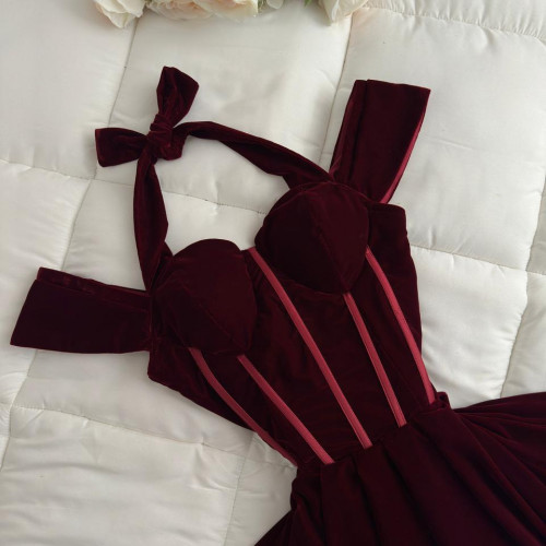 فستان Alora المخملي ✨✨ فستان Alora المخملي ✨✨