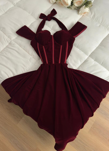 فستان Alora المخملي ✨✨ فستان Alora المخملي ✨✨