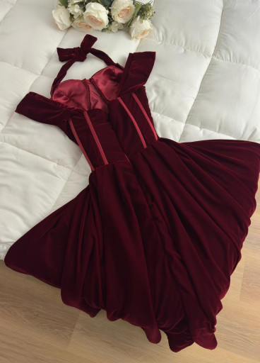 فستان Alora المخملي ✨✨ فستان Alora المخملي ✨✨