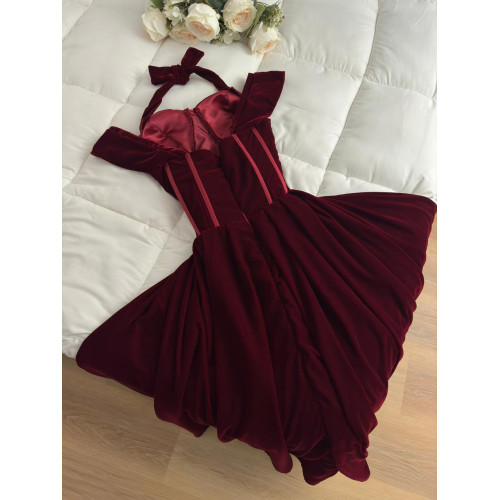 فستان Alora المخملي ✨✨ فستان Alora المخملي ✨✨